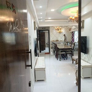 Master Bedroom in 2 BHK Apartment at DLH Metroview, Andheri West – for Rent