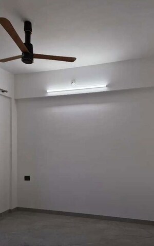 Room in 2 BHK Apartment at Unique Youtopia, Kharadi – for Rent