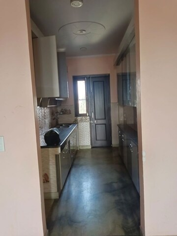 Building Lobby in 1.5 BHK Builder Floor at Unitech The Palms, Sector 117 – for Rent