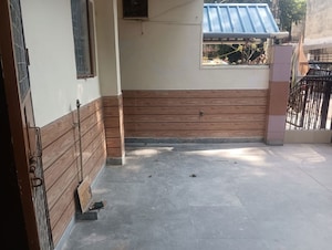 Room in 2 BHK Independent House at Tulip Mall, Sector 46 – for Rent