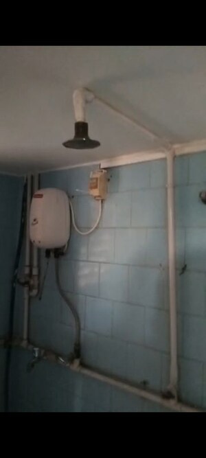 Bathroom in 1 BHK Apartment at Andheri West – for Rent