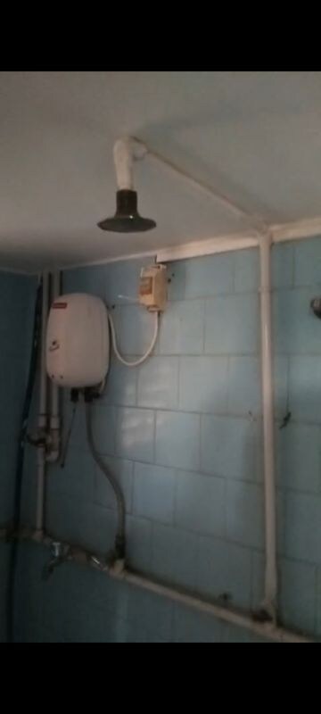 Bathroom in 1 BHK Apartment at Andheri West – for Rent