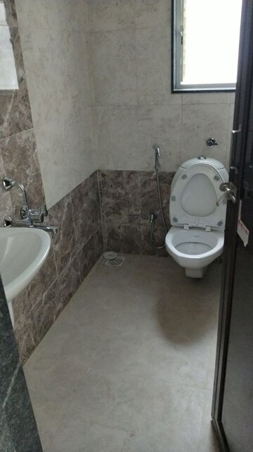 Bathroom in 3 BHK Apartment at Amanora Aspire Towerss, Hadapsar – for Sale