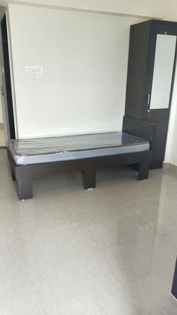 Room in 3 BHK Apartment at Amanora Aspire Towerss, Hadapsar – for Sale