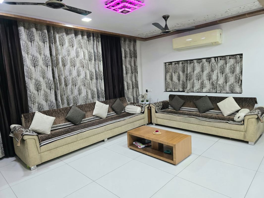 5 BHK + Pooja Room,Servant Room Villa For Rent in Silver Spring Bunglows
