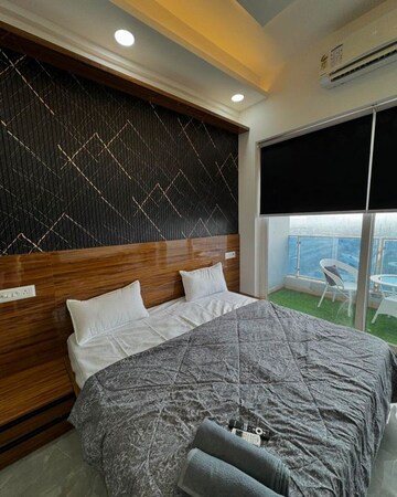 Studio Apartment For Rent in Gaur City Mall, Sector 4 Greater Noida