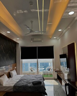 Team Area in Studio Apartment at Gaur City Mall, Sector 4 Greater Noida – for Rent