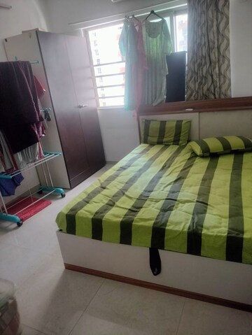 Bedroom in 2 BHK Apartment at Sheth Vasant Oasis, Andheri East – for Rent