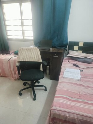 Team Area in 2 BHK Apartment at Sheth Vasant Oasis, Andheri East – for Rent