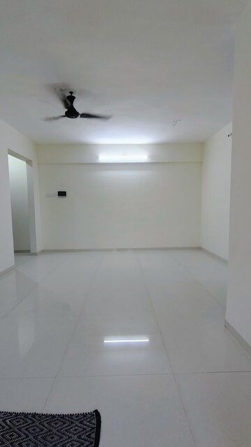 Room in 2 BHK Apartment at Bavdhan – for Rent