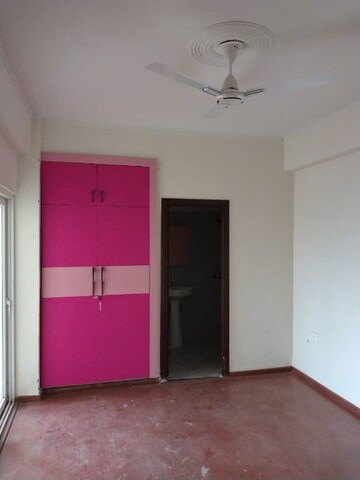 Room in 2 BHK Apartment at Amrapali Terrace Homes, Tech Zone 4 Greater Noida – for Rent