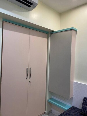 Room in 2 BHK Apartment at Lodha Amara, Kolshet Road – for Rent