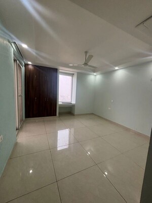 Room in 2 BHK Apartment at Urban Axis Urban Woods, Sushant Golf City – for Rent