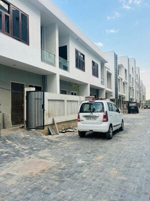  3 BHK Villa at Fatehabad Road – for Sale