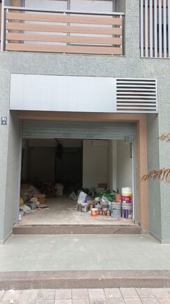 Retail Shop For Rent in Kudasan