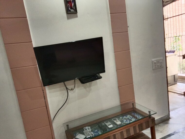 undefined, sushant lok i 1 Bedroom 60 Sq.Yd. Builder Floor In Sushant Lok I Gurgaon 10080528