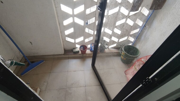 Balcony, lodha-palava-downtown-dombivli-east 2.5 Bedroom 850 Sq.Ft. Apartment In Dombivli East Thane 10080535