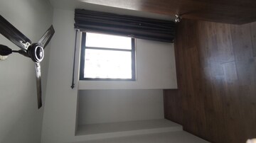 Room in 2.5 BHK Apartment at Lodha Palava Downtown Dombivli East, Dombivli East – for Rent