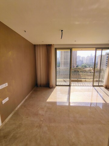 Room in 3 BHK Apartment at Thane West – for Rent