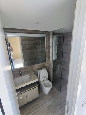 Furnished Amenities in 3 BHK Apartment at Thane West – for Rent