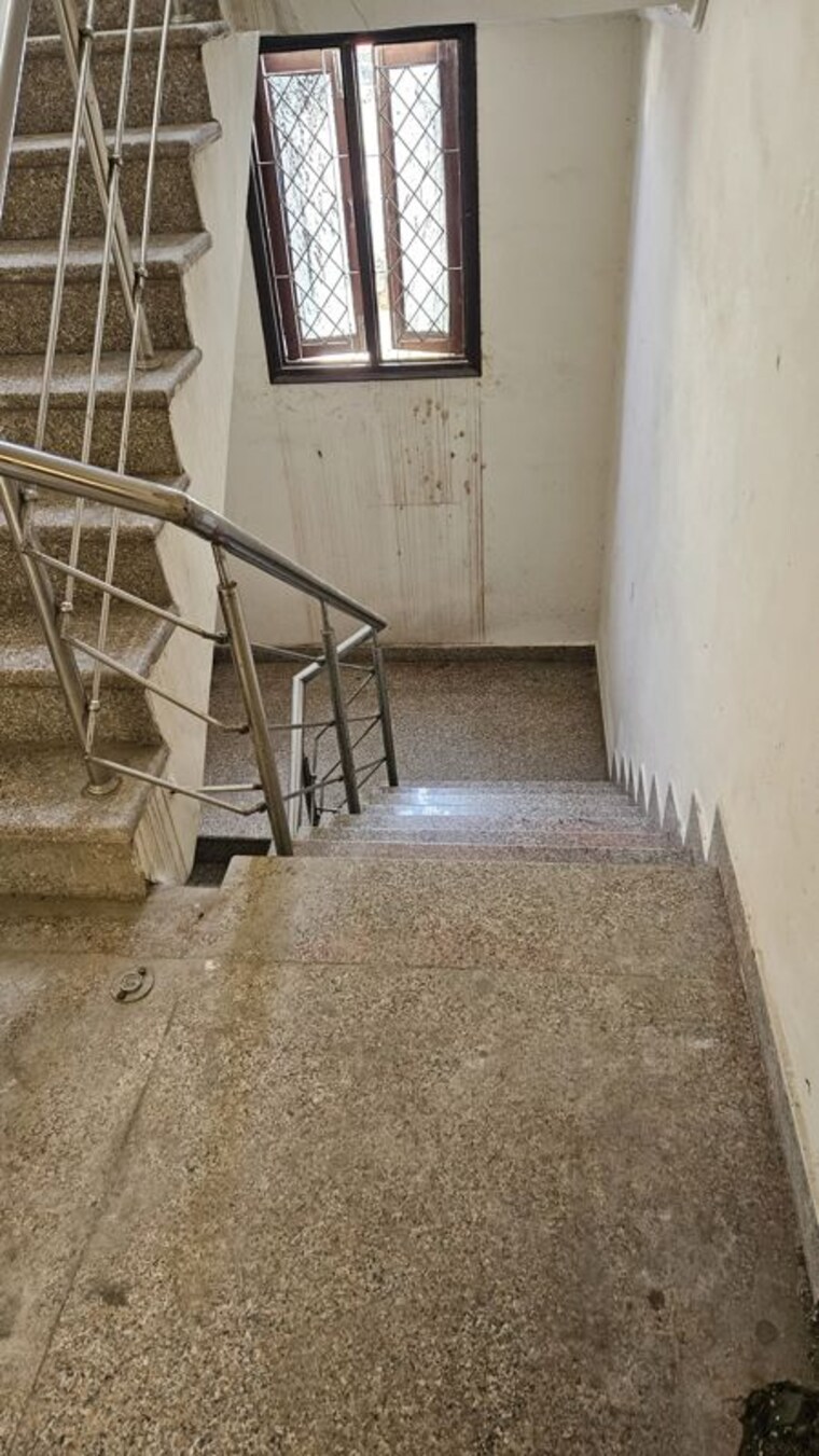 undefined, chattarpur 3.5 Bedroom 125 Sq.Yd. Builder Floor In Chattarpur Delhi 10080592