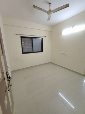 Room in 1 BHK Apartment at Sainikwadi – for Rent