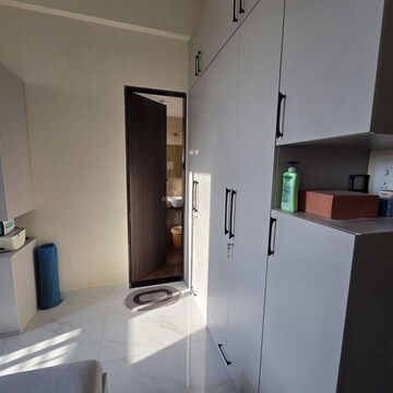 Bedroom in 2 BHK Apartment at Chembur – for Rent