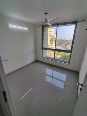 Room in 2 BHK Apartment at Hiranandani Estate Barca, Ghodbunder Road – for Rent