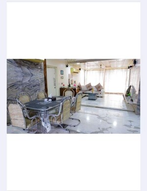 Team Area in 3 BHK Apartment at Grace Orchid, Prabhadevi – for Sale