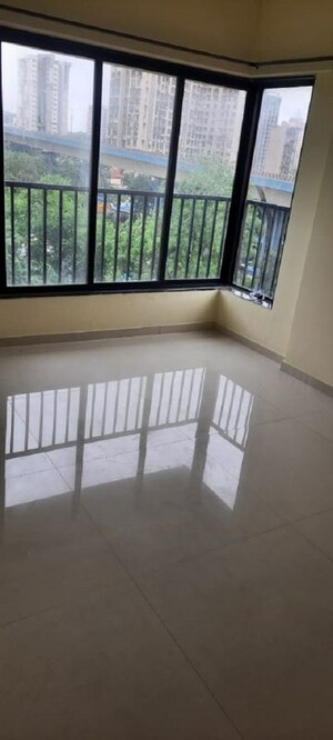 Bedroom in 2 BHK Apartment at Simran Heights Chembur, Chembur – for Rent