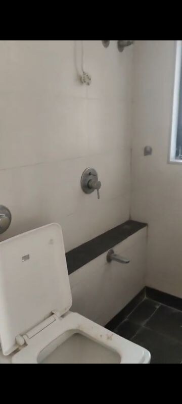 Furnished Amenities in 2 BHK Apartment at Pushpanjali Apartment Prabhadevi, Prabhadevi – for Rent