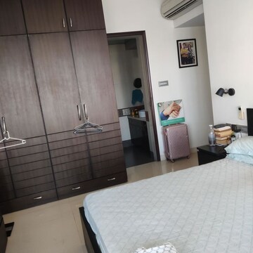Bedroom in 4 BHK Apartment at Kalpataru Horizon, Worli – for Rent