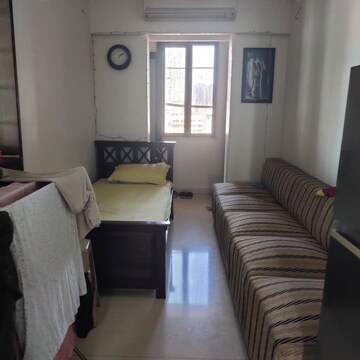 Living Room in 4 BHK Apartment at Kalpataru Horizon, Worli – for Rent