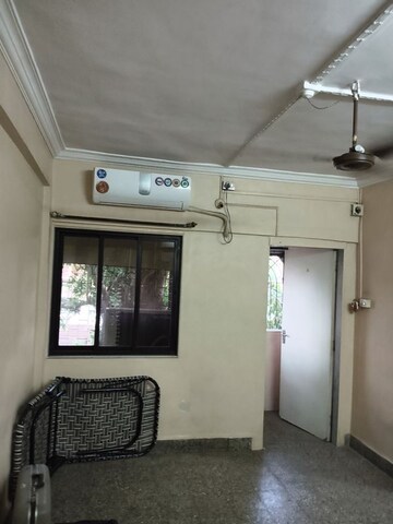 Room in 1 RK Apartment at Vile Parle West – for Rent