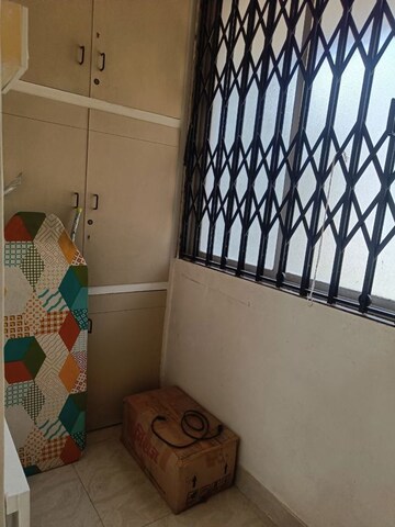 Furnished Amenities in 1 RK Apartment at Vile Parle West – for Rent