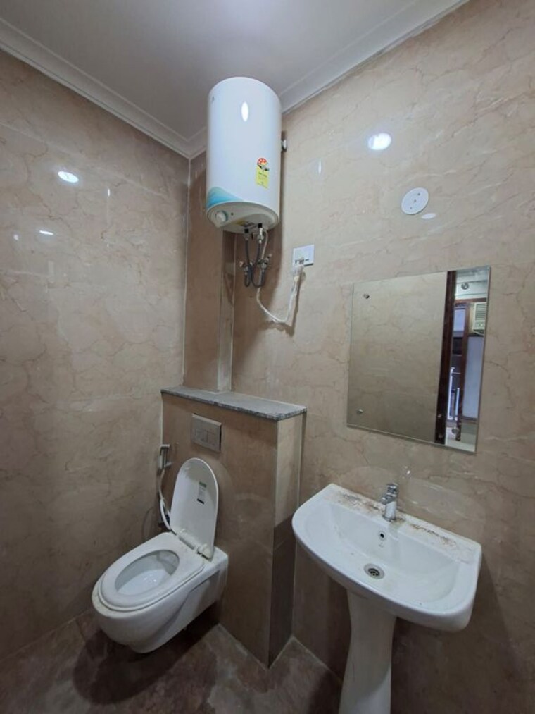 Bathroom, saket 1 RK 350 Sq.Ft. Apartment In Saket Delhi 10080732