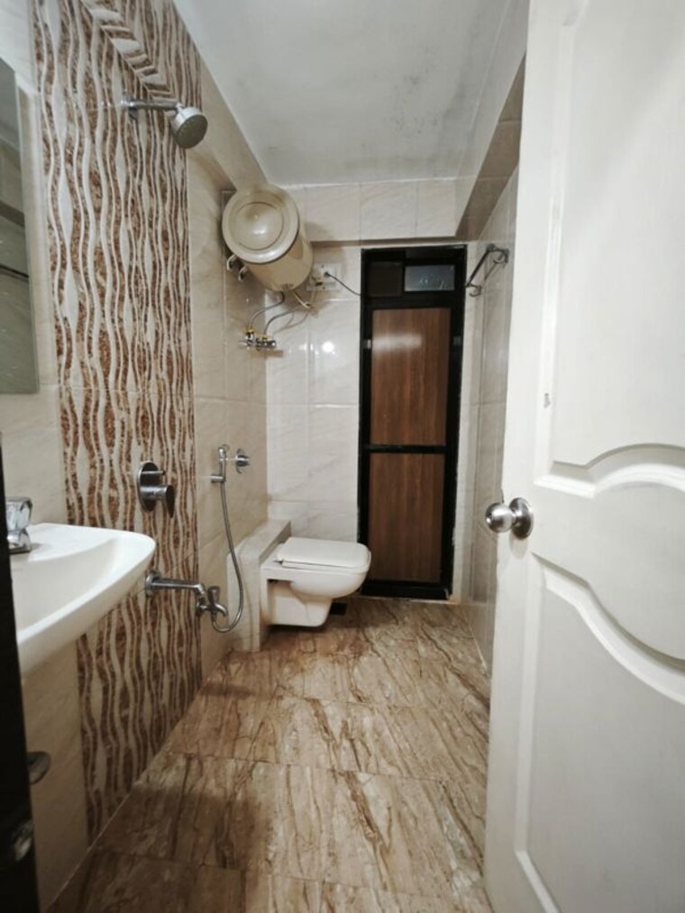 Bathroom, mm-spectra 2 Bedroom 955 Sq.Ft. Apartment In Chembur Mumbai 10080742