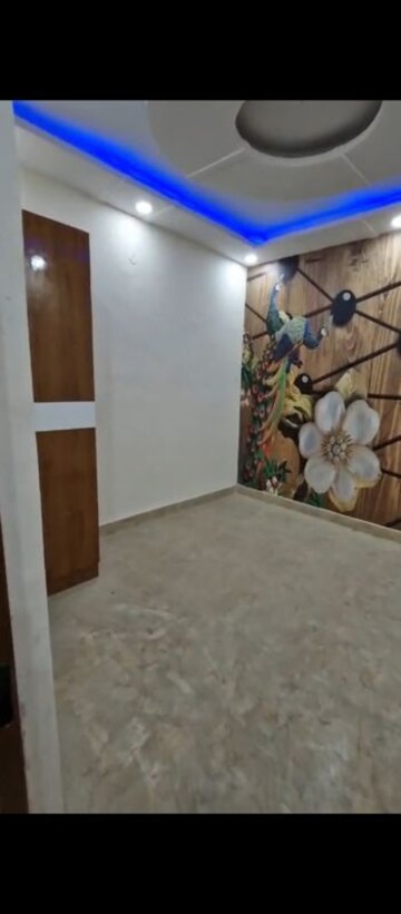 Room in 3 BHK Builder Floor at Uttam Nagar – for Sale