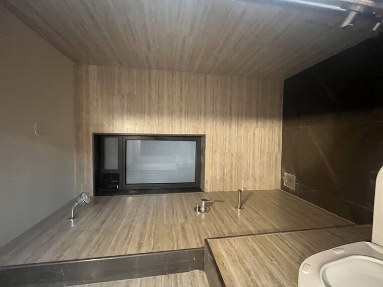 Bathroom, lodha-woods 3.5 Bedroom 1100 Sq.Ft. Apartment In Kandivali East Mumbai 10080735