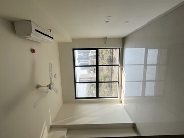 Bedroom in 3.5 BHK Apartment at Lodha Woods, Kandivali East – for Rent