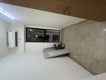 Study Room in 3.5 BHK Apartment at Lodha Woods, Kandivali East – for Rent