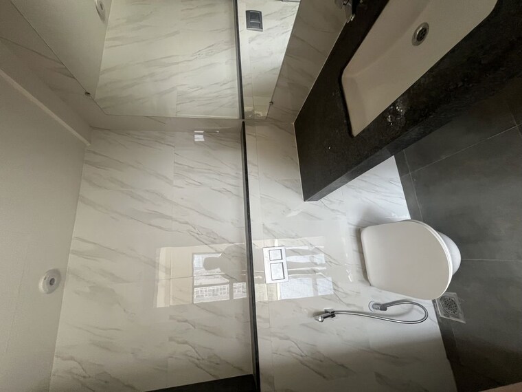Bathroom, lodha-woods 3.5 Bedroom 1100 Sq.Ft. Apartment In Kandivali East Mumbai 10080735