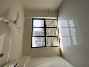 Bedroom in 3.5 BHK Apartment at Lodha Woods, Kandivali East – for Rent