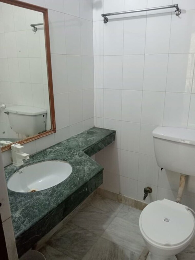 Bathroom, sector 36 1.5 Bedroom 1800 Sq.Ft. Villa In Sector 36 Noida 10080797