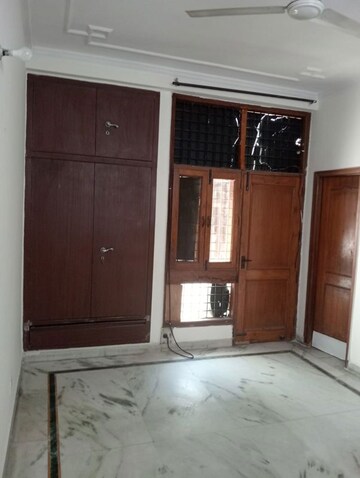 Room in 1.5 BHK Villa at Sector 36 – for Rent