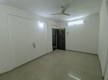 Room in 2 BHK Apartment at Gera Emerald City, Kharadi – for Rent