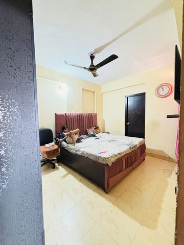 Bedroom in 2 BHK Apartment at Apex Our Homes, Sector 37c – for Rent