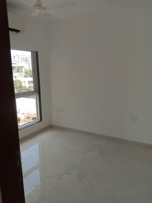Bedroom in 2.5 BHK Apartment at Chembur – for Rent