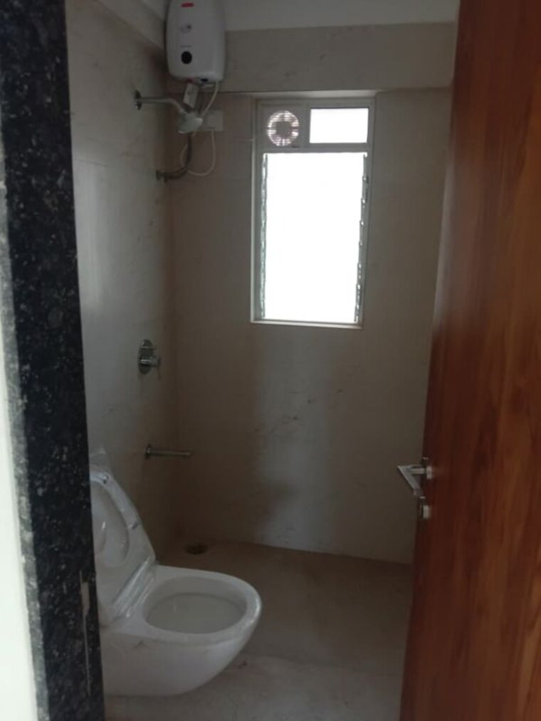 Bathroom, chembur 2.5 Bedroom 1105 Sq.Ft. Apartment In Chembur Mumbai 10080753