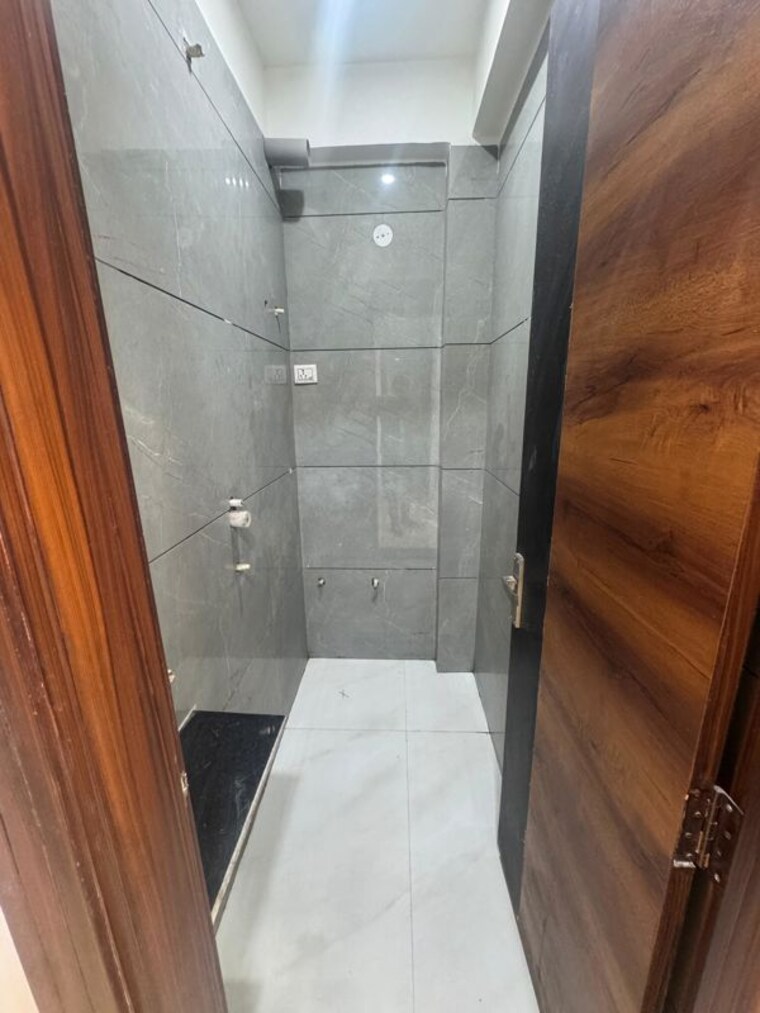 Bathroom, uttam nagar 2 Bedroom 550 Sq.Ft. Builder Floor In Uttam Nagar Delhi 10080873